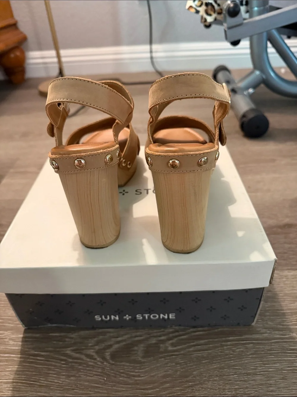 Sun + Stone classic platform